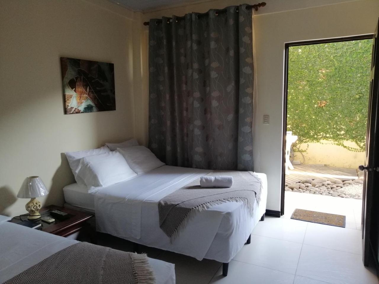 Cabinas Gosen Puntarenas Bagian luar foto